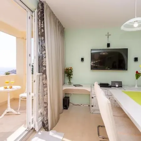 Stella Maris- One Bedroom With Balcony And Sea View Apartment