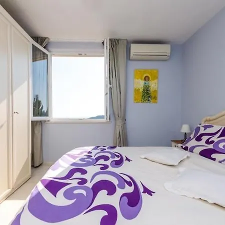 Stella Maris- One Bedroom With Balcony And Sea View *